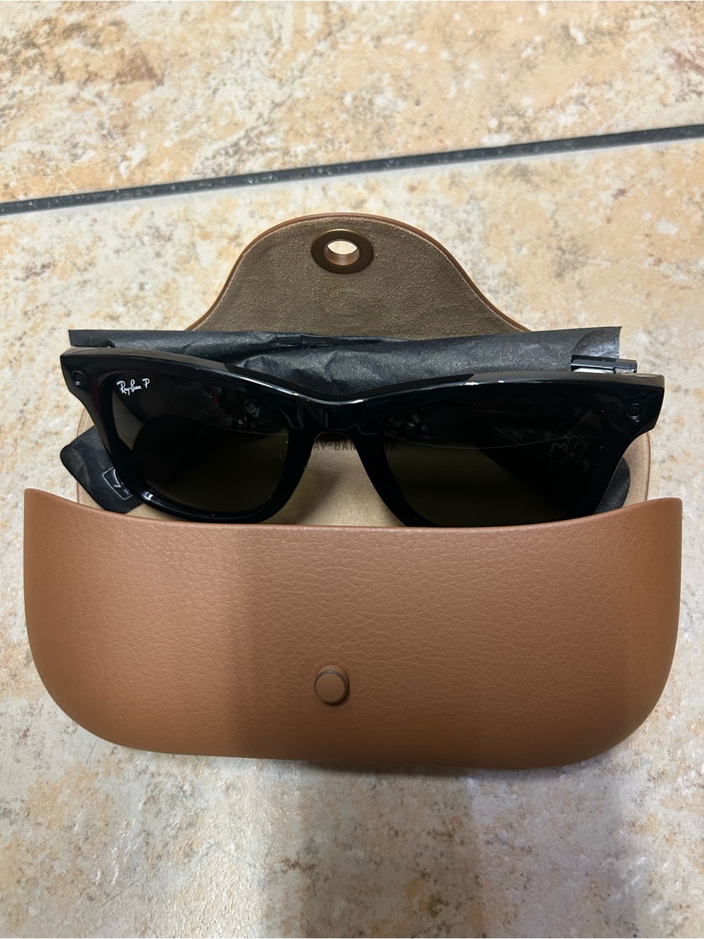 Ray-Ban Black Sunglasses with Tan Brown Case